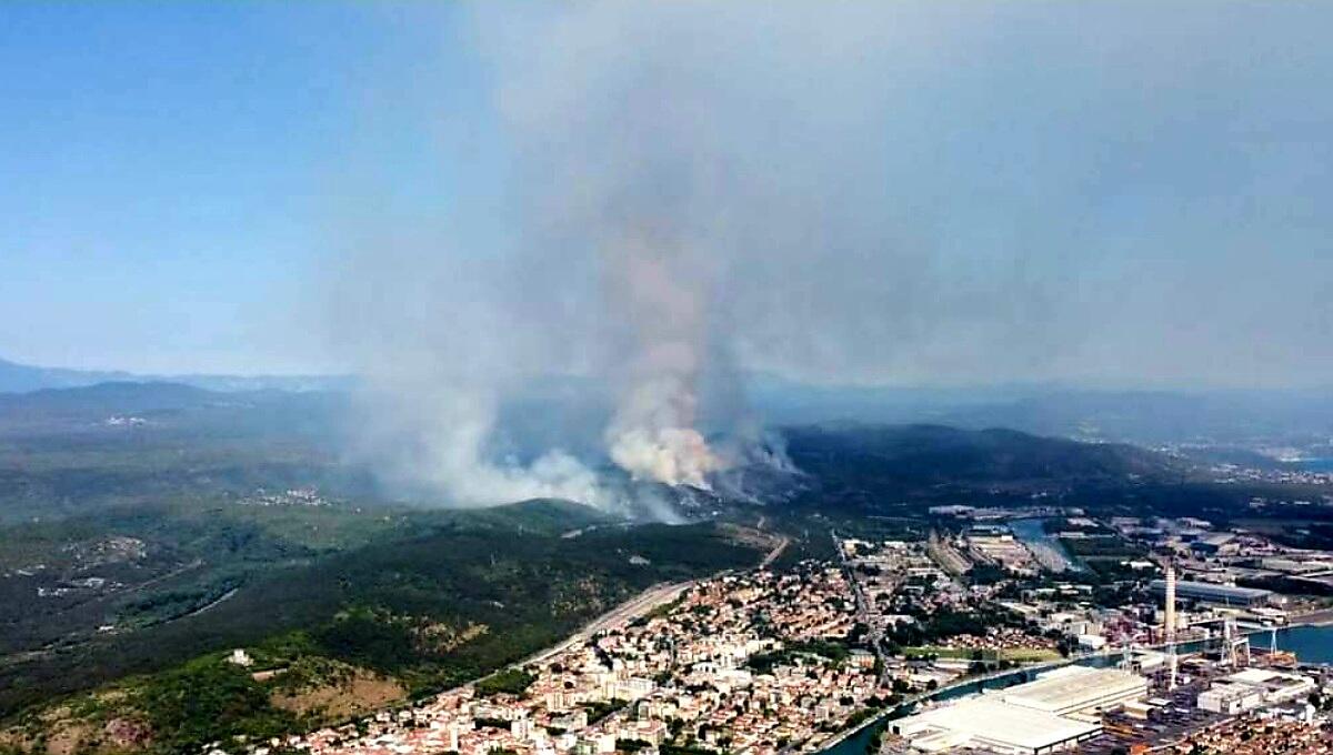 Incendi Carso, Autovie: "non ci sono le condizioni per la riapertura dell’A4" - 