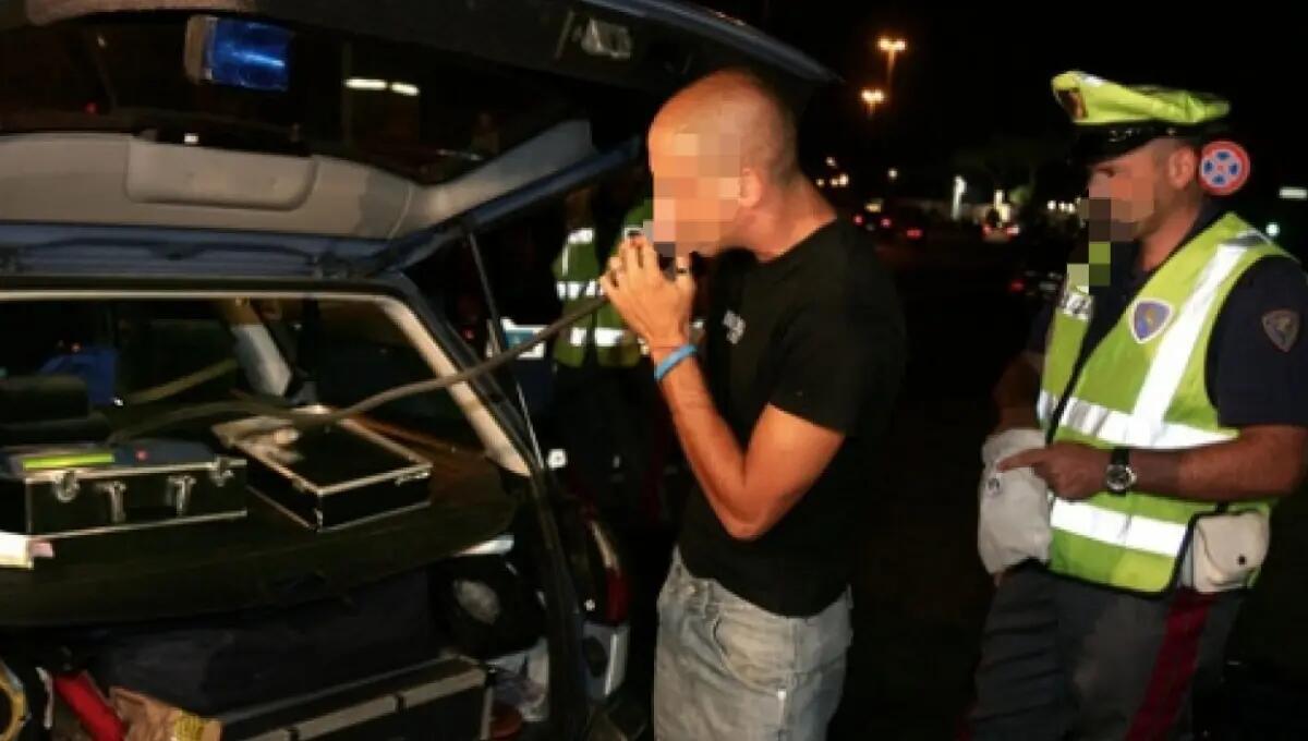 Al volante con un tasso 5 volte oltre il limite: denunciato - 