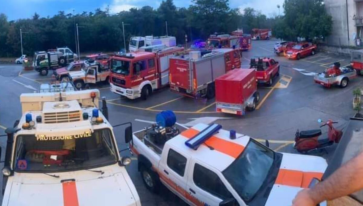 Incendio a Duino: proseguite per tutta le notte le operazioni di spegnimento e bonifica - 