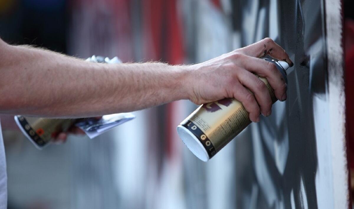 Minorenni imbrattano la città: i genitori pagheranno i danni - 