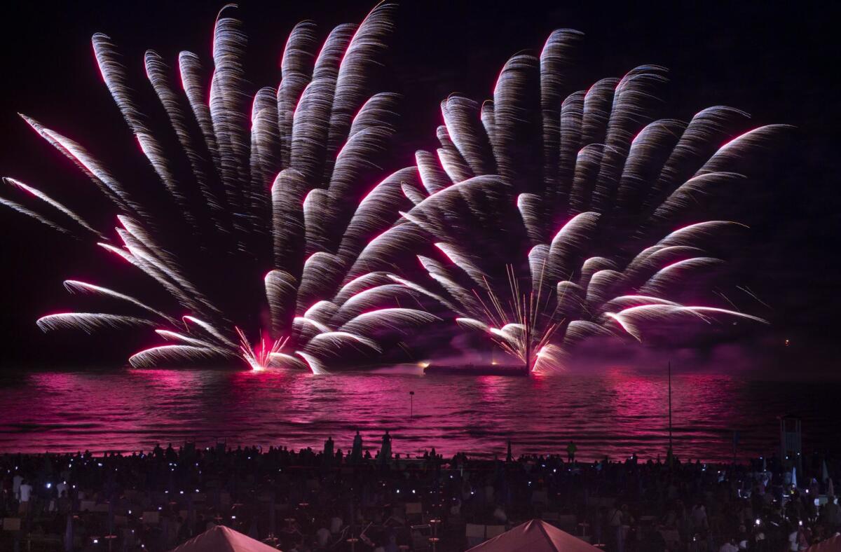 Torna dopo due anni l'Incendio del Mare a Lignano Pineta, martedì 16 agosto 2022 - 