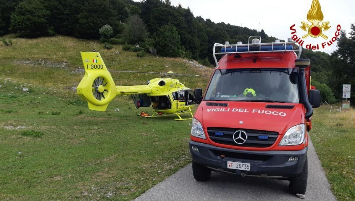 Volo di 40 metri con la bici: grave un ciclista, elitrasportato all'ospedale di Udine - 
