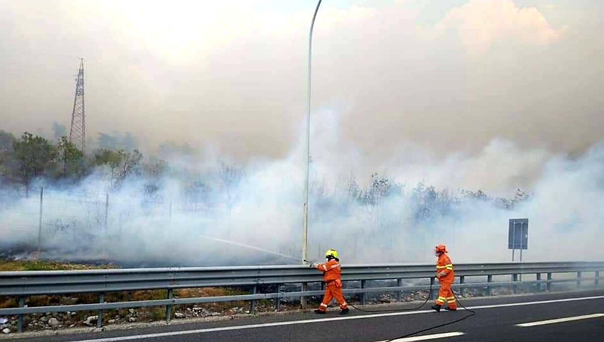Incendio a Duino: riaperta l'A4 tratto Sistiana - Villesse con limitazioni - 