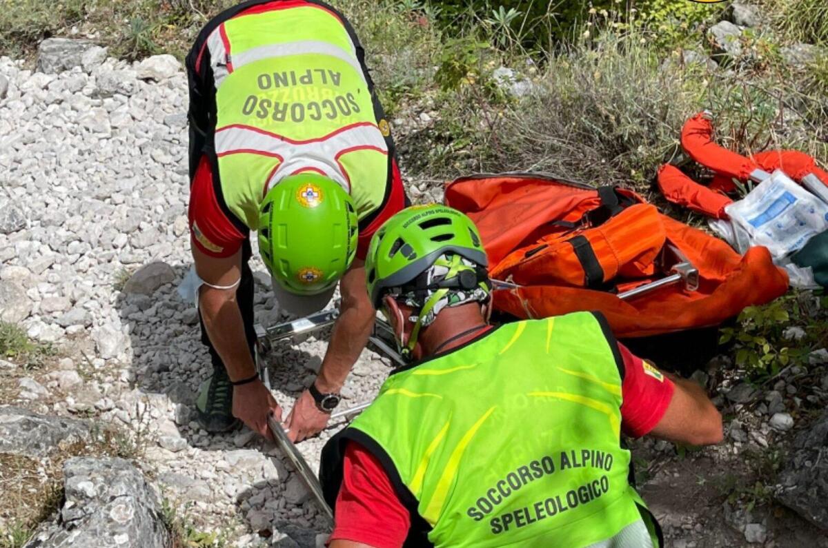 Cade in parete in Val Colvera e finisce contro le rocce: ferita una 31enne - 