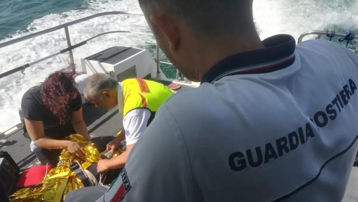 Malore improvviso sulla Motonave a Porto Buso: soccorsa 64enne - 