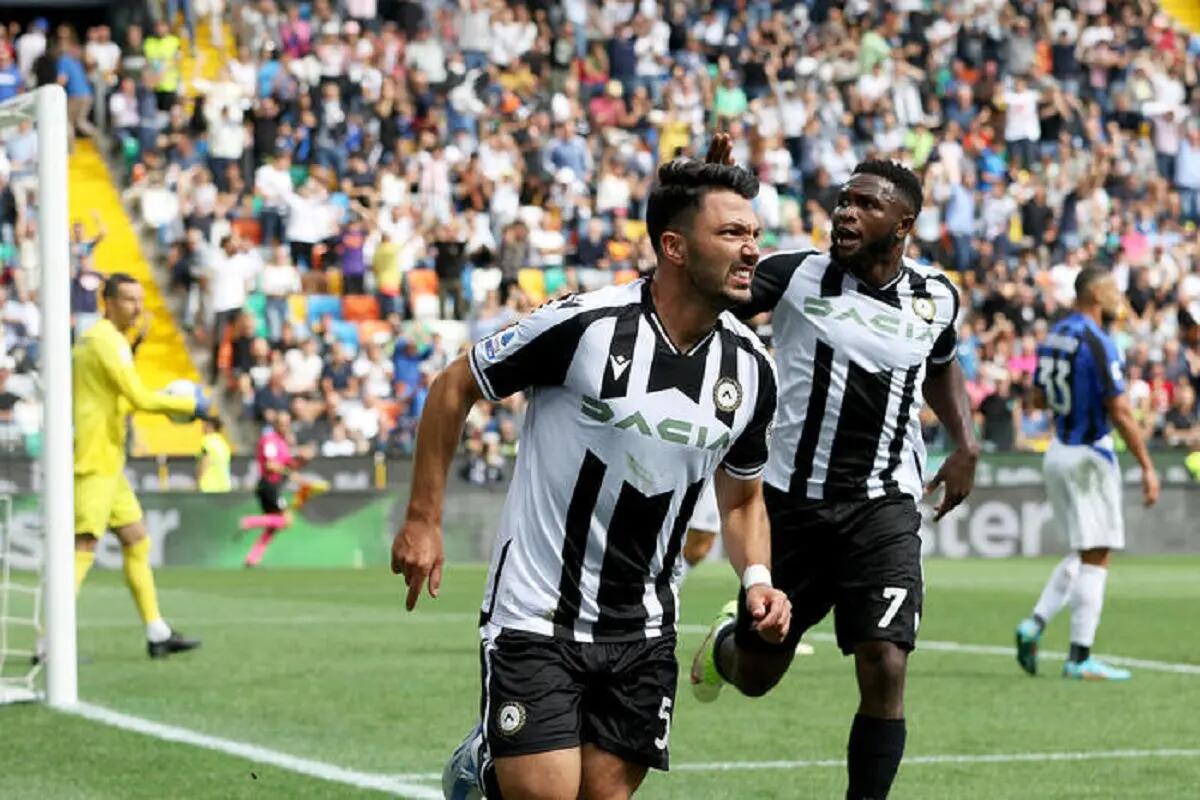 Ladri in villa a Pagnacco nella casa di Arslan mentre segna all'Inter - 