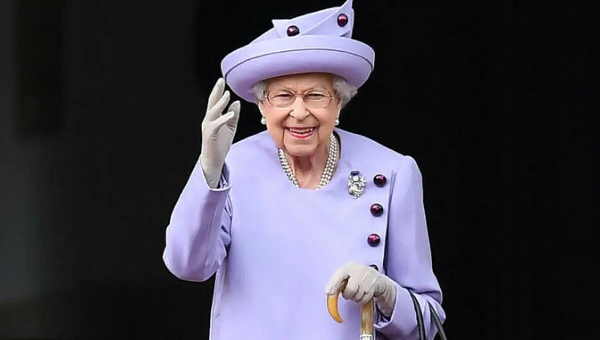 La regina Elisabetta è morta. Carlo è il nuovo re - 