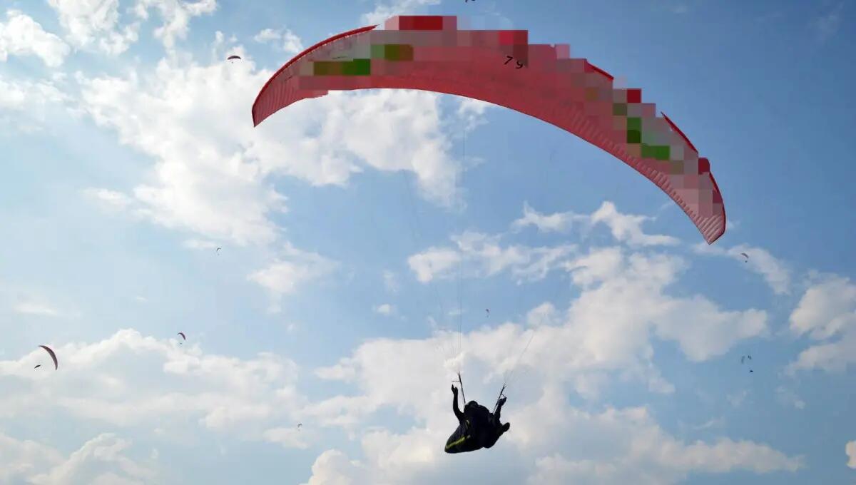 Precipita con il parapendio a Meduno: morto 71enne - 