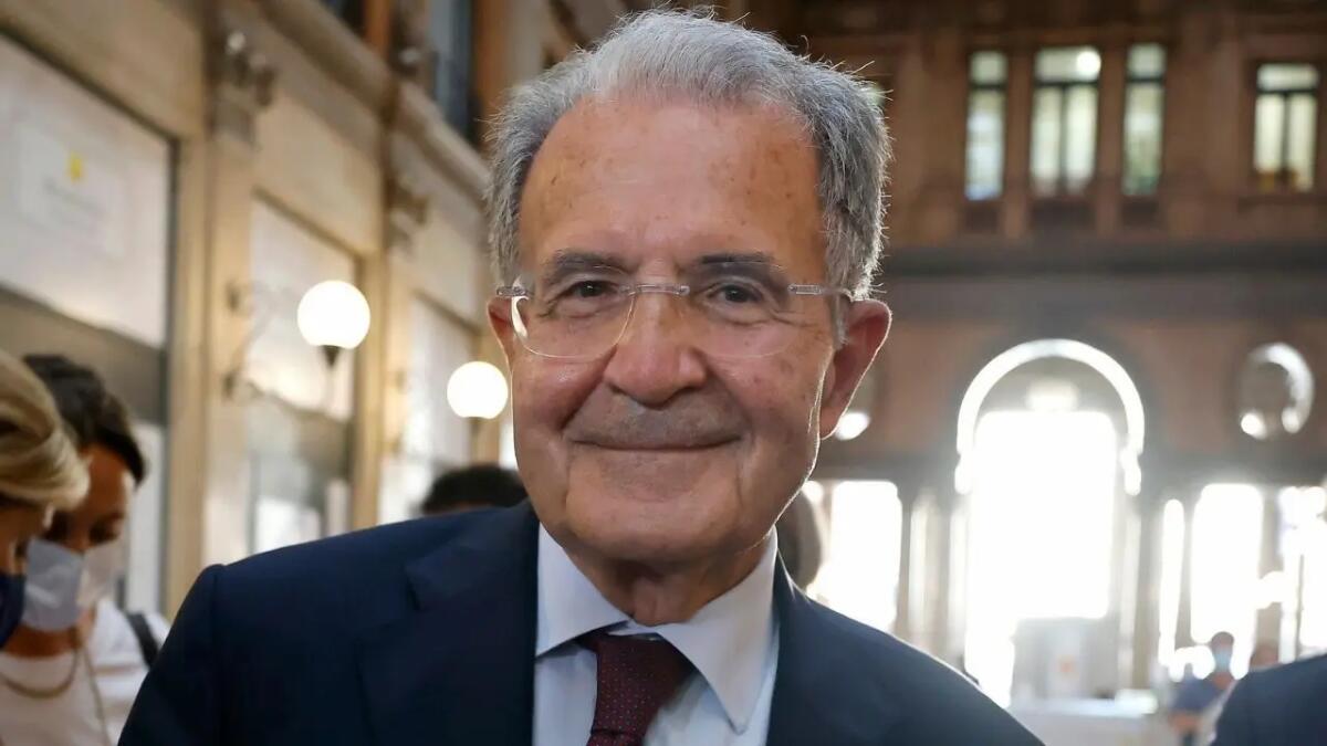 Lignano, incontri con l'autore e con il vino: domani Romano Prodi e il suo libro - 
