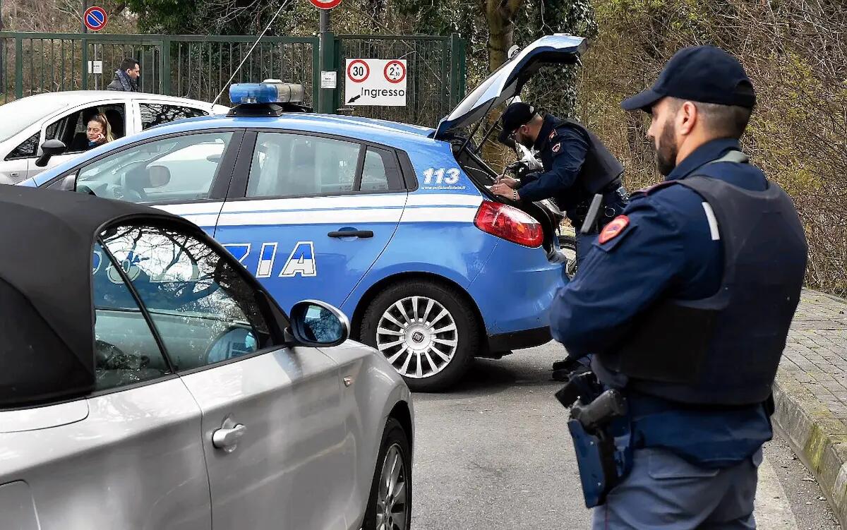 Polizia di Pordenone, servizi straordinari di controllo: 146 persone, 75 veicoli e 6 esercizi pubblici - 