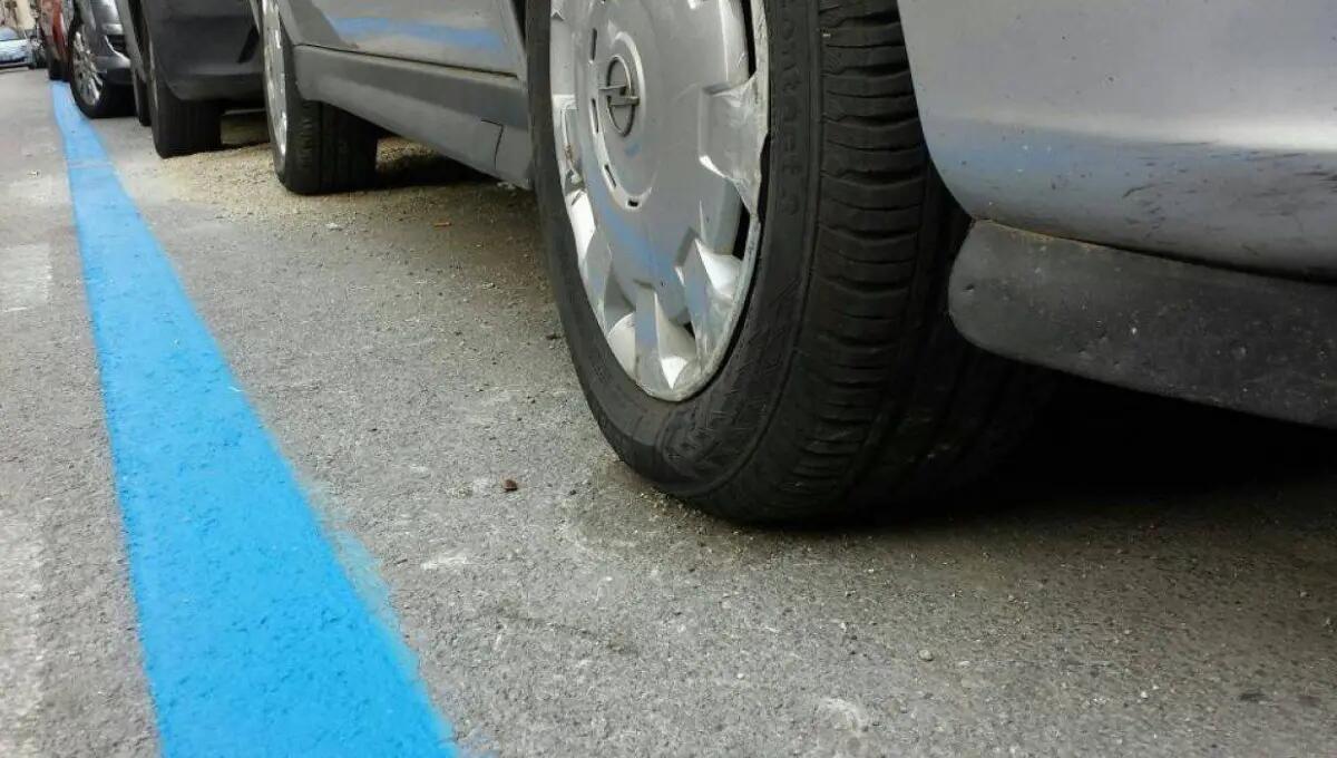 Fabbrica ticket falsi per non pagare il parcheggio: beccato 21enne - 