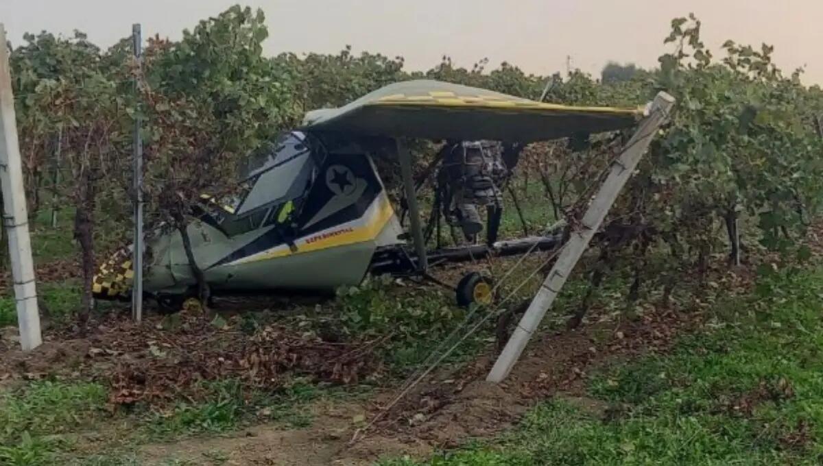 Ultraleggero precipita in mezzo al vigneto: del pilota nessuna traccia - 