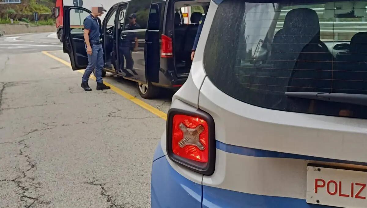 Trasporta clandestini iracheni, anche 3 bimbi: arrestato passeur 30enne - 