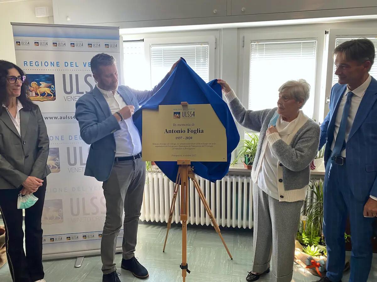 Ospedale di Portogruaro, svelata la targa in memoria del Dottor Antonio Foglia - 