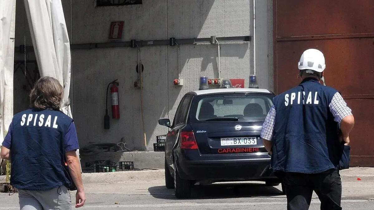 Tragedia sul lavoro: elettricista 40enne muore travolto da un mezzo in manovra - 