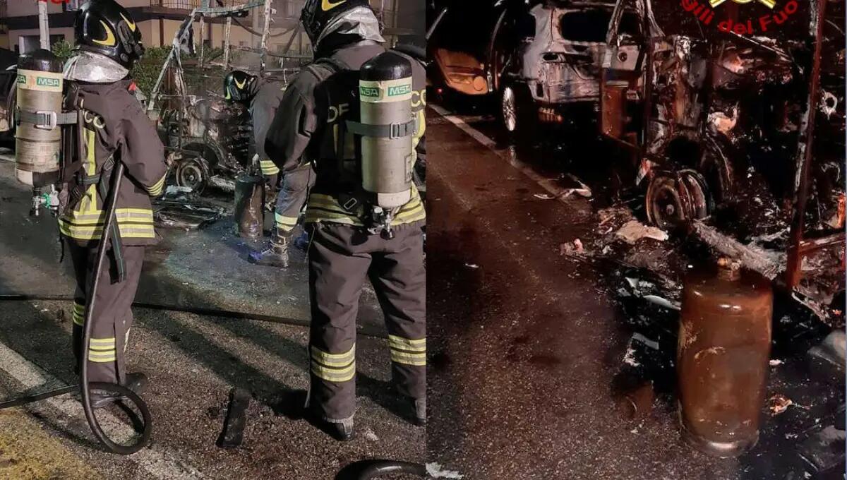 A fuoco un camper ed un'auto nella notte: nessun ferito - 