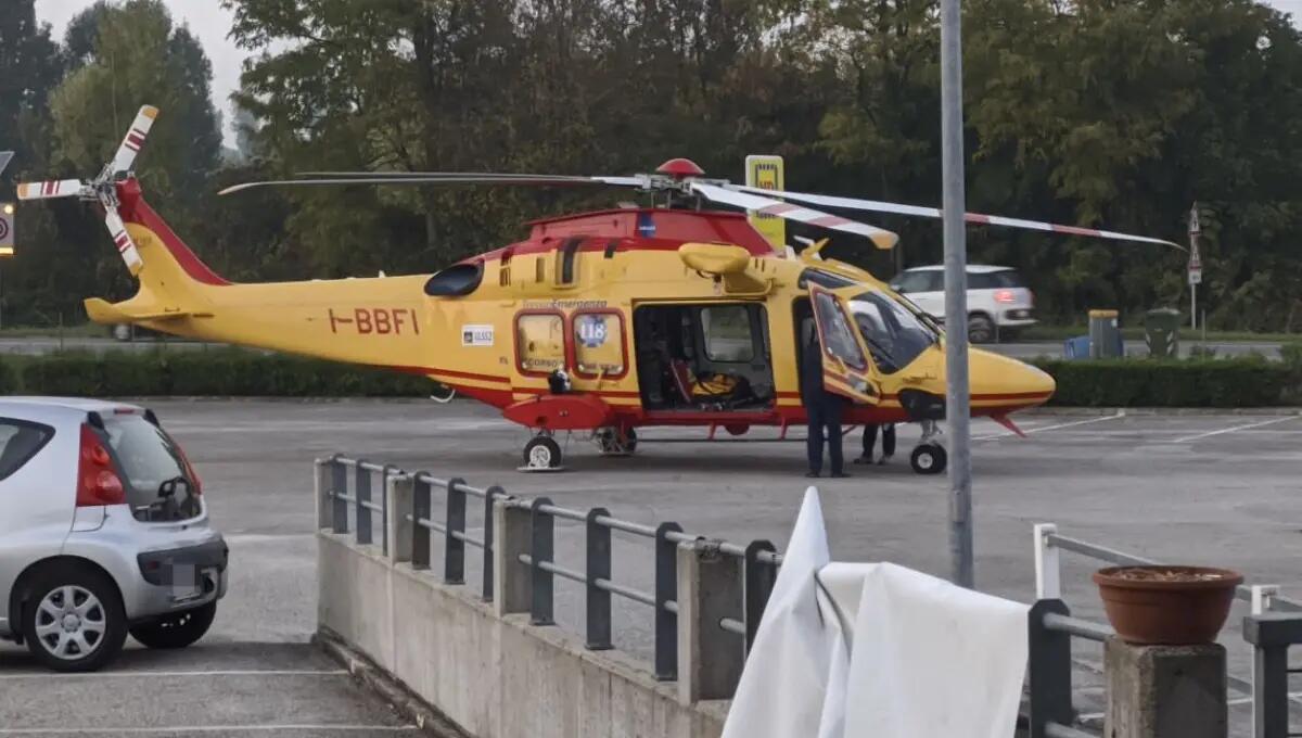 Precipita dal tetto di un ambulatorio a San Michele al Tagliamento: grave un elettricista 54enne - 