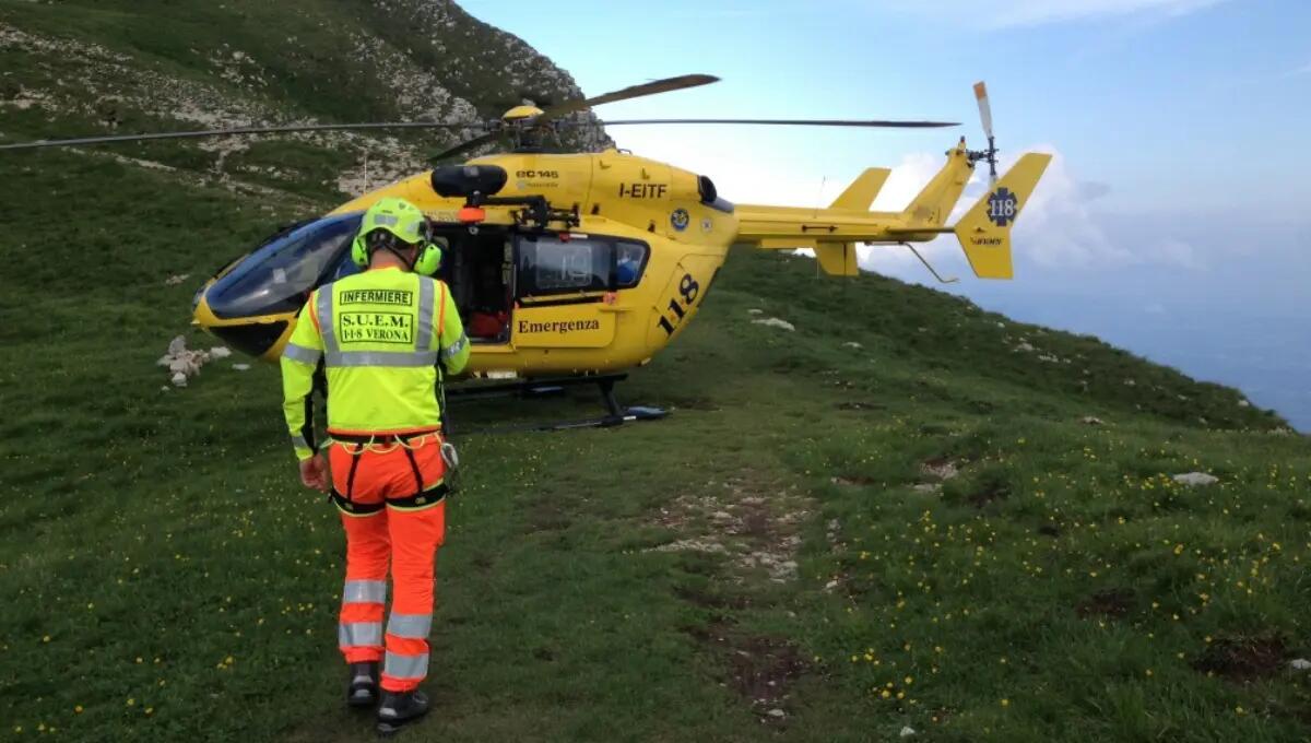 Malore sul Monte Baldo, 22enne cade a terra lungo il sentiero: interviene l'elicottero - 