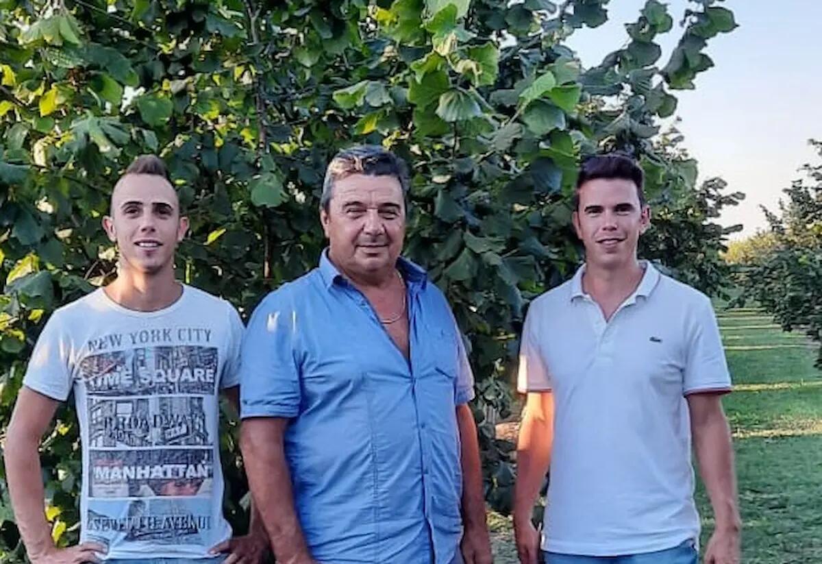 Susine pagate 3 centesimi, imprenditore taglia le piante: “finita un'epoca” - 