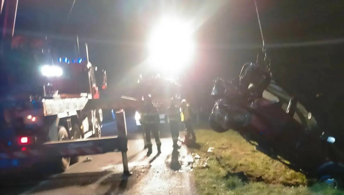 Schianto frontale fra due auto: 53enne morto sul colpo - 