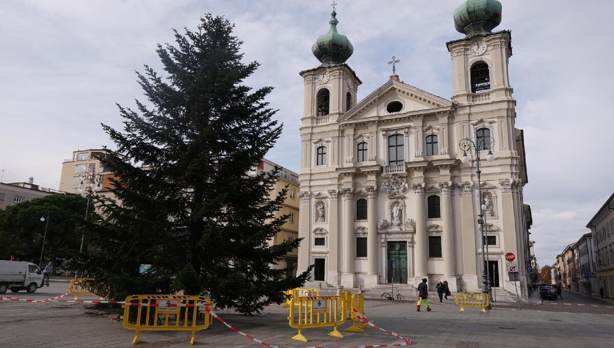 Dicembre Goriziano, Venerdì l'accensione delle luci dell'abete in piazza Vittoria: oltre 70 eventi - 