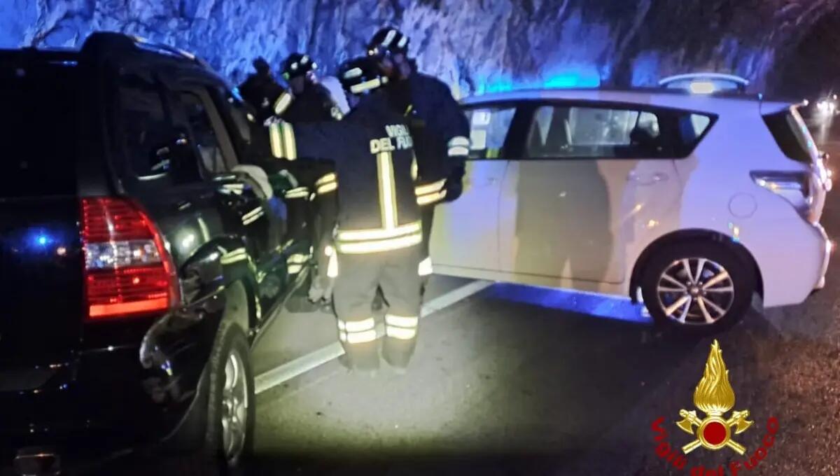 Incidente lungo la  Strada Costiera, 8 coinvolti. Cormons, scooter contro bus: minore ferito - 