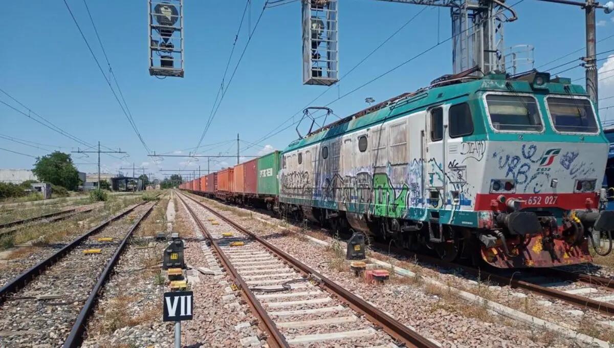 Trasporti su ferro nel caos, massima adesione agli scioperi di Trenitalia - 