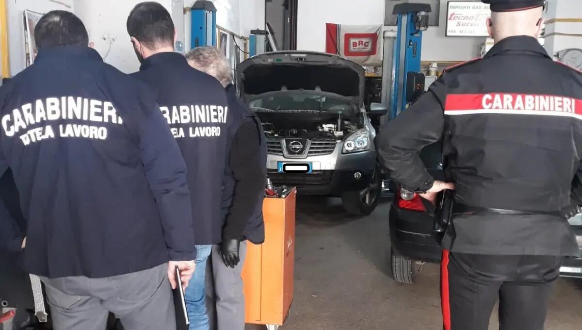 Lavoratori "in nero": sospese due attività, sanzioni per 70mila euro - 