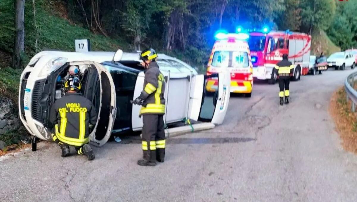 Auto si ribalta a Clauzetto: feriti due anziani - 