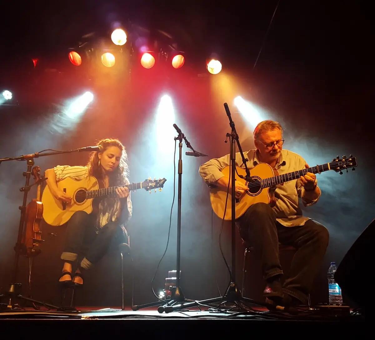 In Friuli Tony McManus, al top della chitarra acustica mondiale, fra folk, jazz e classica - 