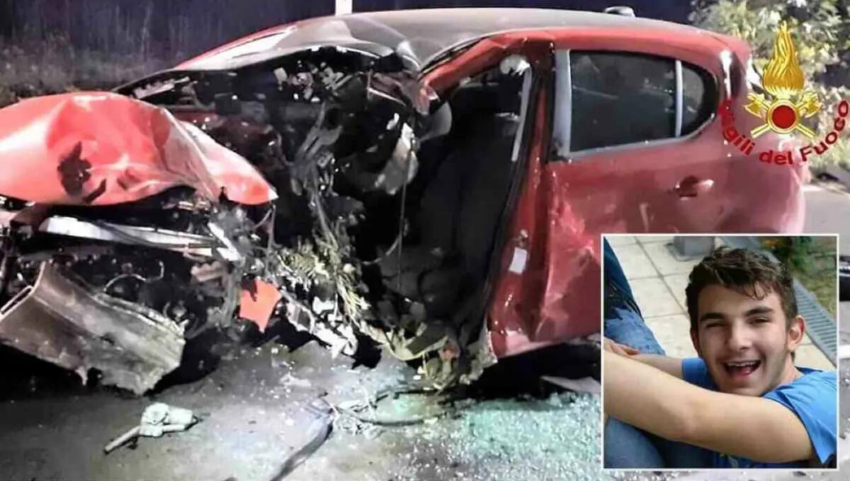 Muore in auto il giorno prima della laurea. Ma non c’era alcuna tesi da discutere - 