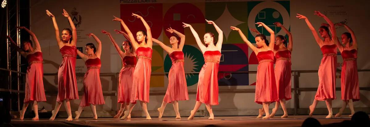 <strong>Il regalo di Natale di Andos Udine all’Unità senologica dell’Ospedale: una lampada led per la sala operatoria</strong> - 