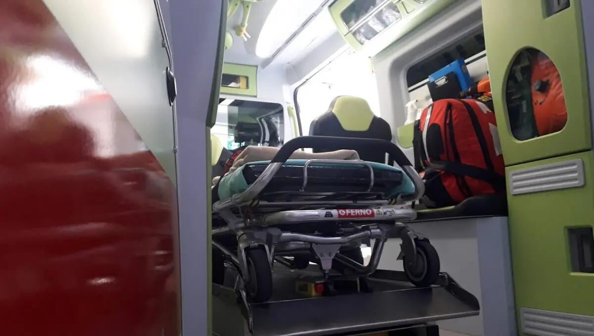 Investito da un'auto e sbalzato per 5 metri: pedone ferito a Basagliapenta - 