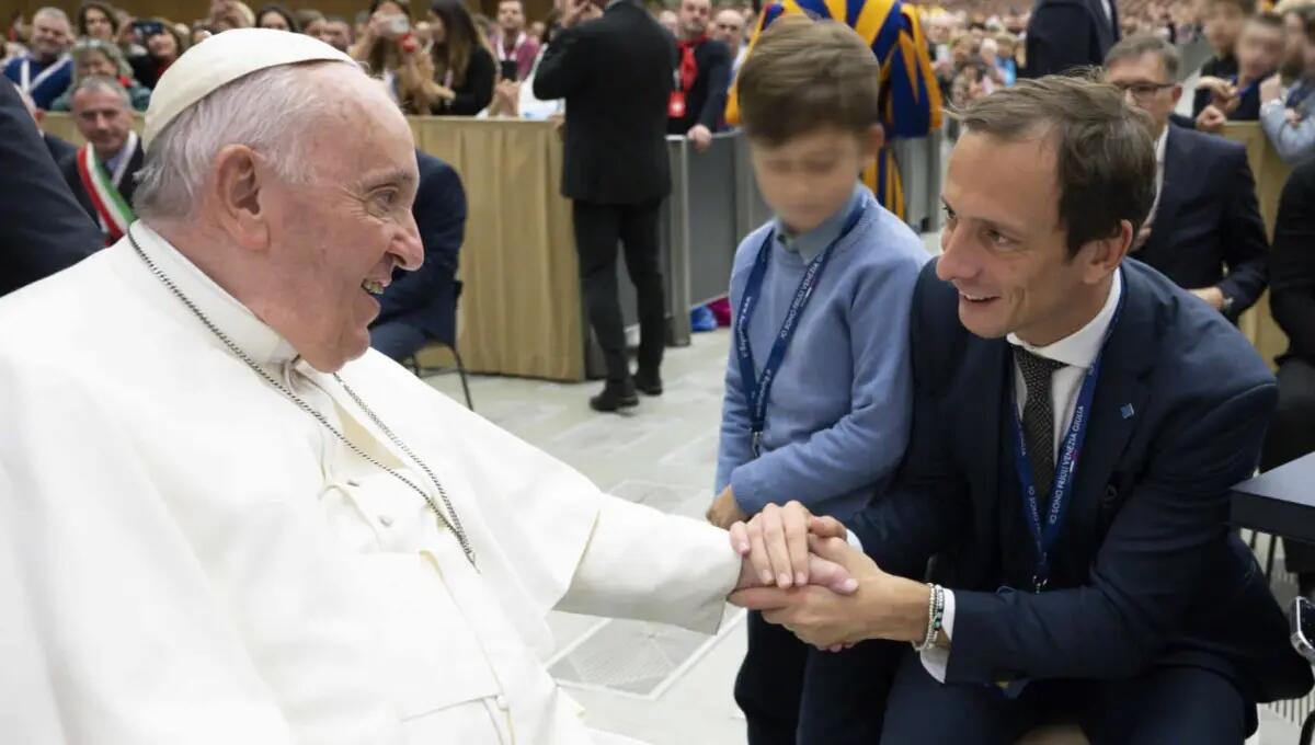 Fedriga incontra il Papa e dona alcuni omaggi dal Friuli Venezia Giulia - 