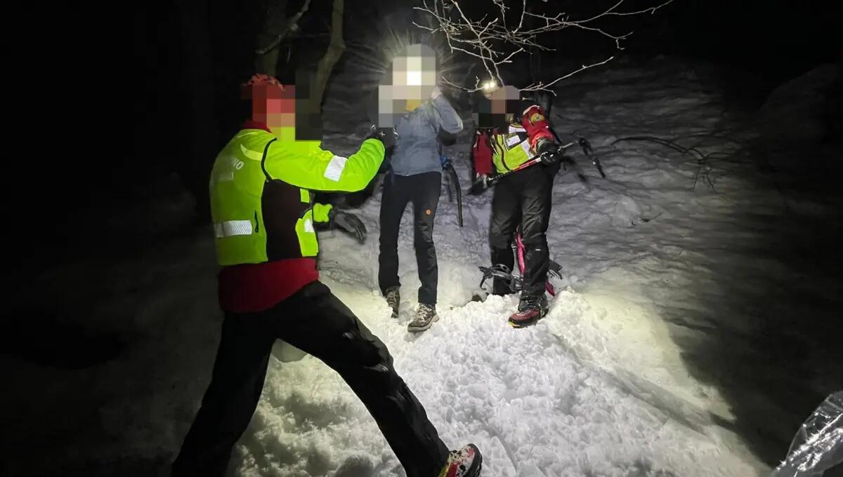 Sauris. Sbagliano percorso e cala la notte: soccorsi 3 giovani - 
