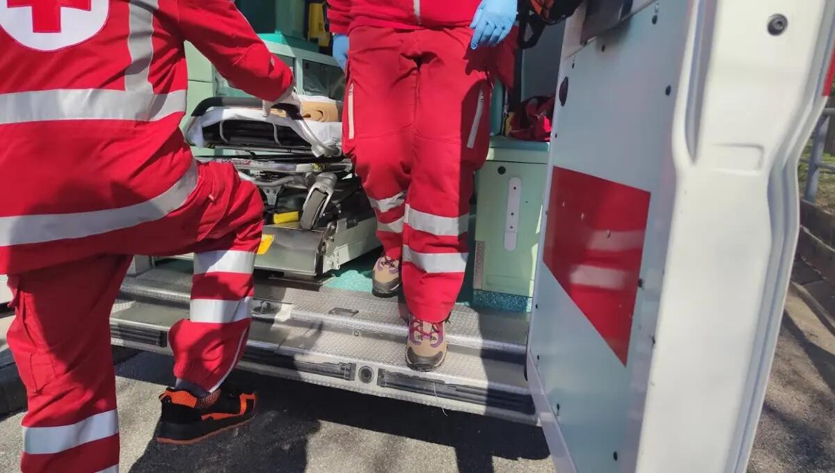 Scontro frontale tra due auto a Tolmezzo: 3 feriti tra cui un bimbo - 