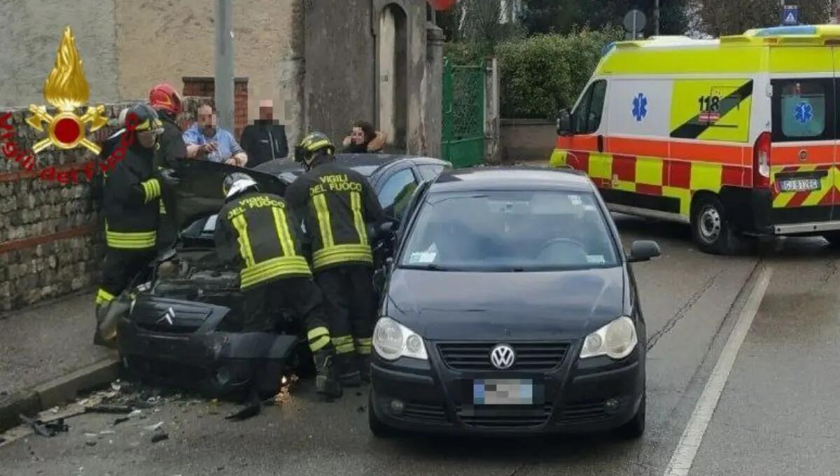 Due incidenti stradali nell'arco di pochi minuti a Cordenons e a Chions - 