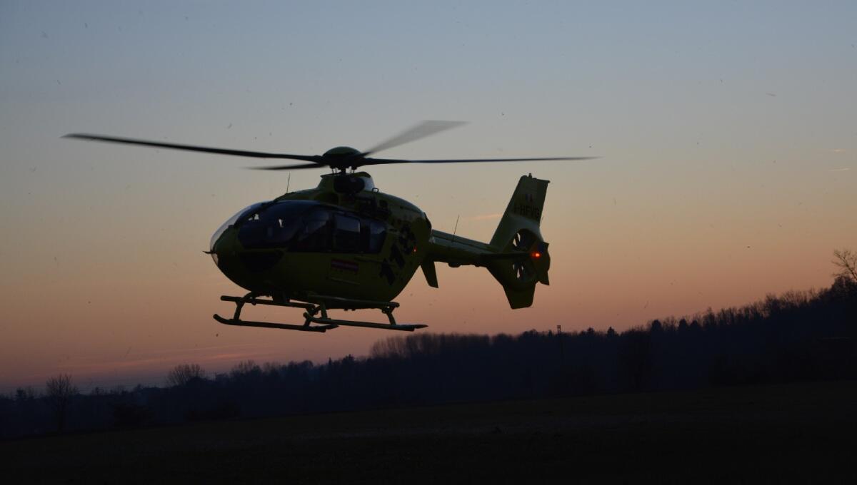 Sappada. Dolore al torace, poi crolla a terra: 65enne rianimato a lungo, è grave - 