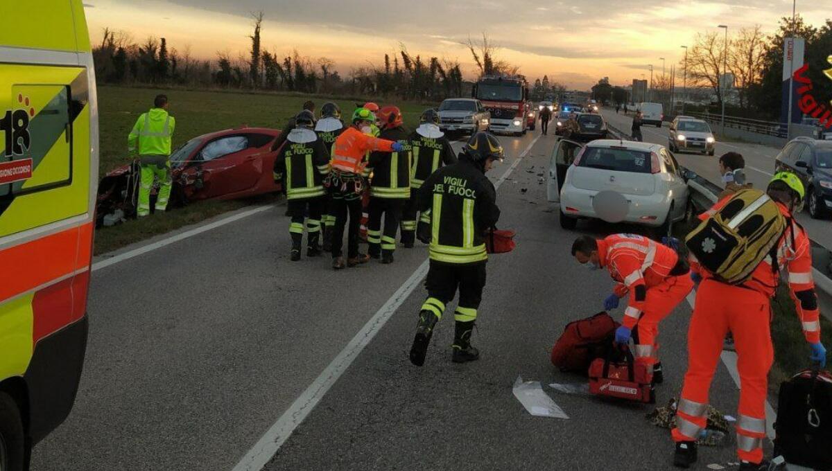 Incidente a San Quirino, scontro tra più auto: tre persone ferite - 