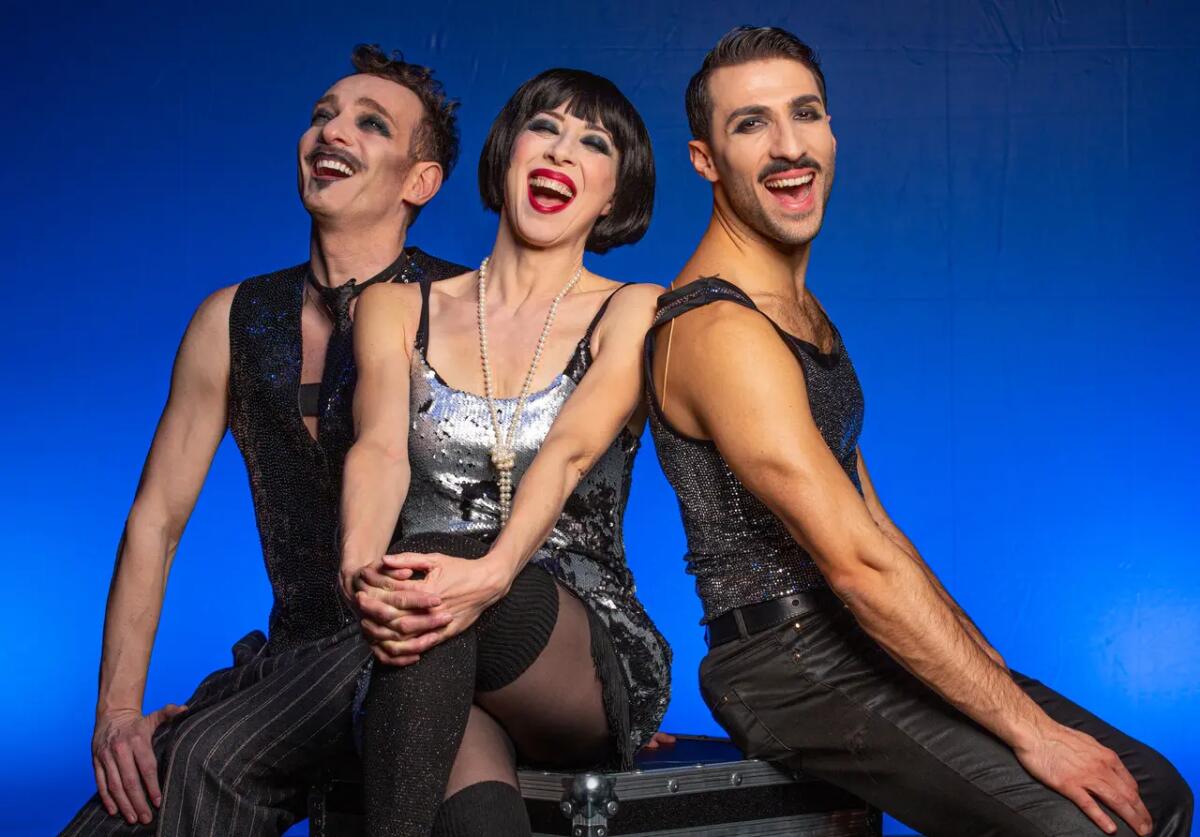 Al Teatro Orazio Bobbio di Trieste, Veronica Pivetti in "Stanno sparando sulla nostra canzone" - 