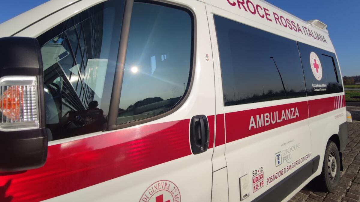 Scontro frontale tra due auto a Mortegliano: un ferito - 