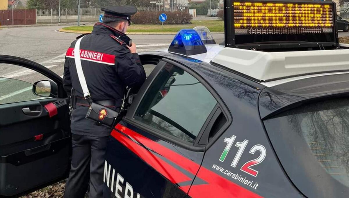 Entrano al supermercato, picchiano il direttore e fuggono con 5mila euro - 