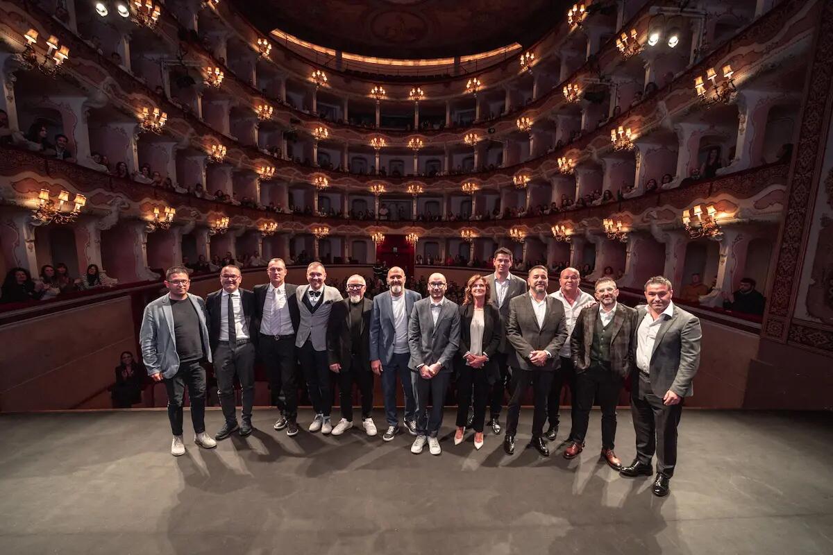 Pannelli solari e colonnine per le auto elettriche: ArredissimA diventa green - 