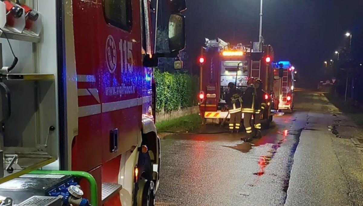 Paura in casa a Manzano, fiamme dalla cantina: intervento dei pompieri - 