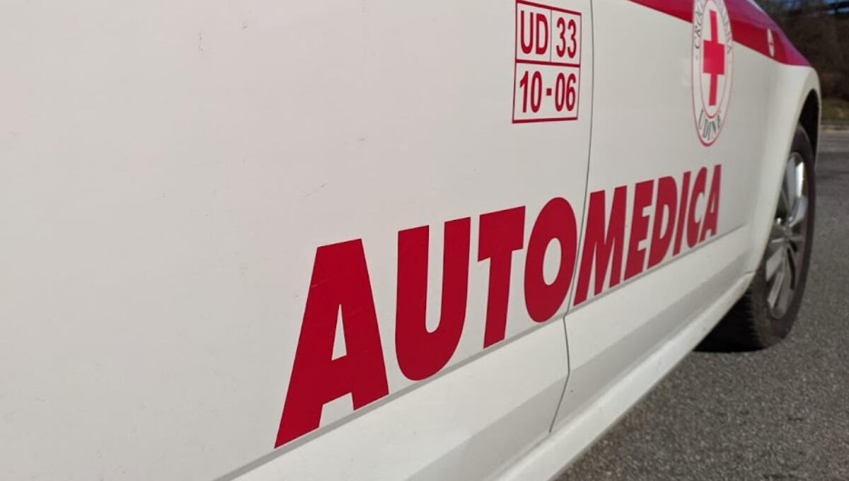 Pedone investito da un furgone a Udine: è grave - 