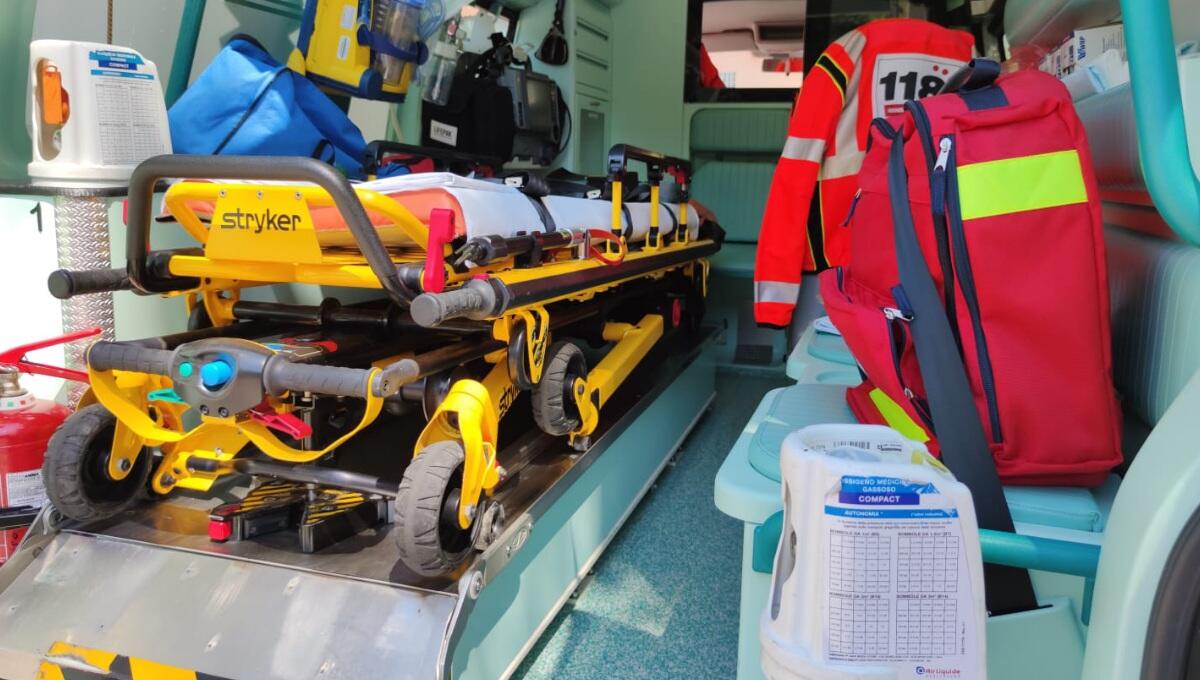 Monfalcone, scontro tra auto e camion dei rifiuti: un ferito - 