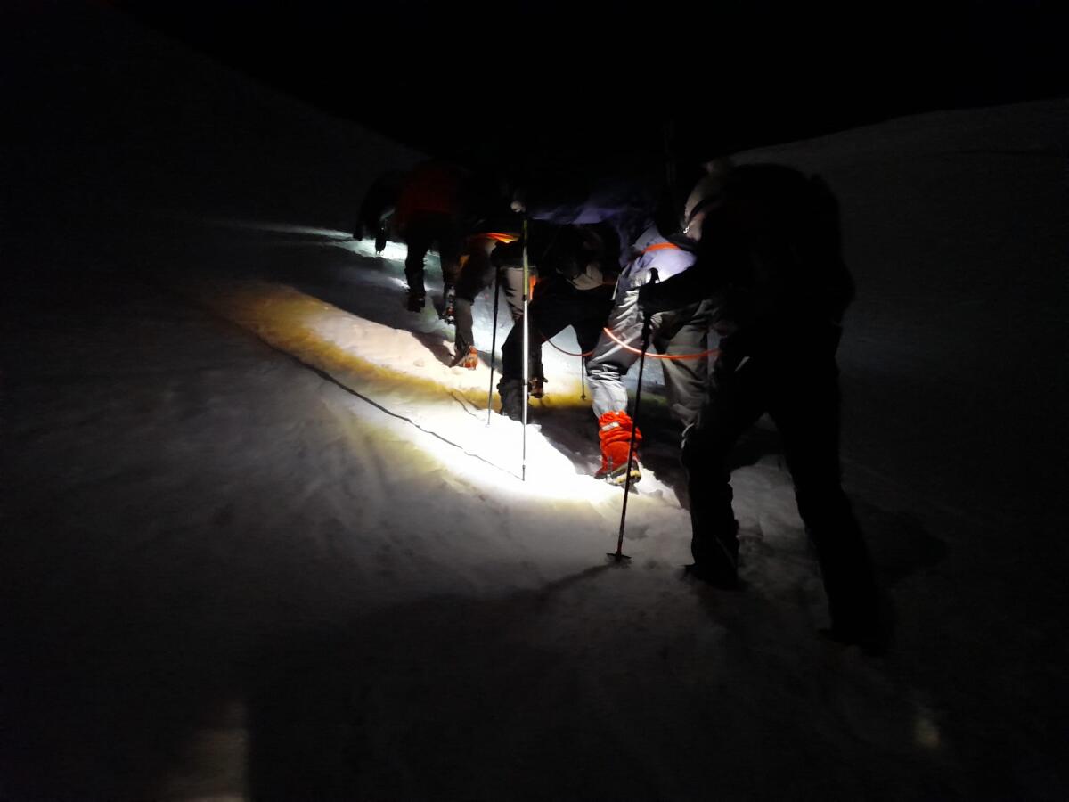 Bloccati in parete con il buio e in difficoltà: recuperata una coppia di escursionisti - 