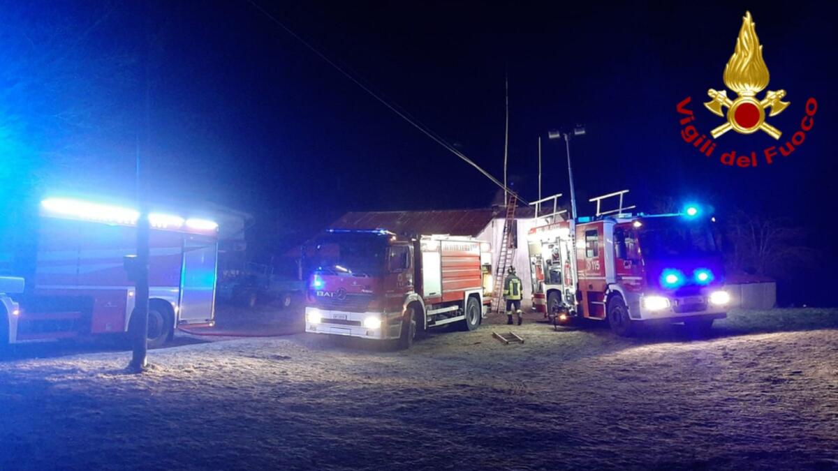 Incendio in abitazione a Vinaio di Lauco,  fiamme dalla canna fumaria - 