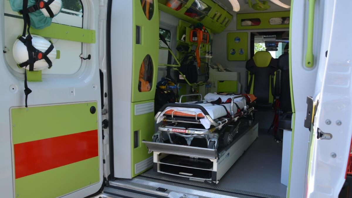 Incidente in A28, scontro tra tre mezzi: due persone ferite - 