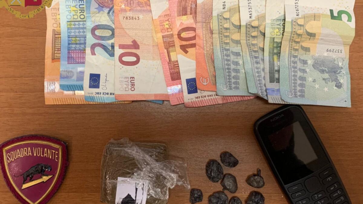 Sorpreso a spacciare al parco: 20enne pakistano allontanato dal Friuli - 